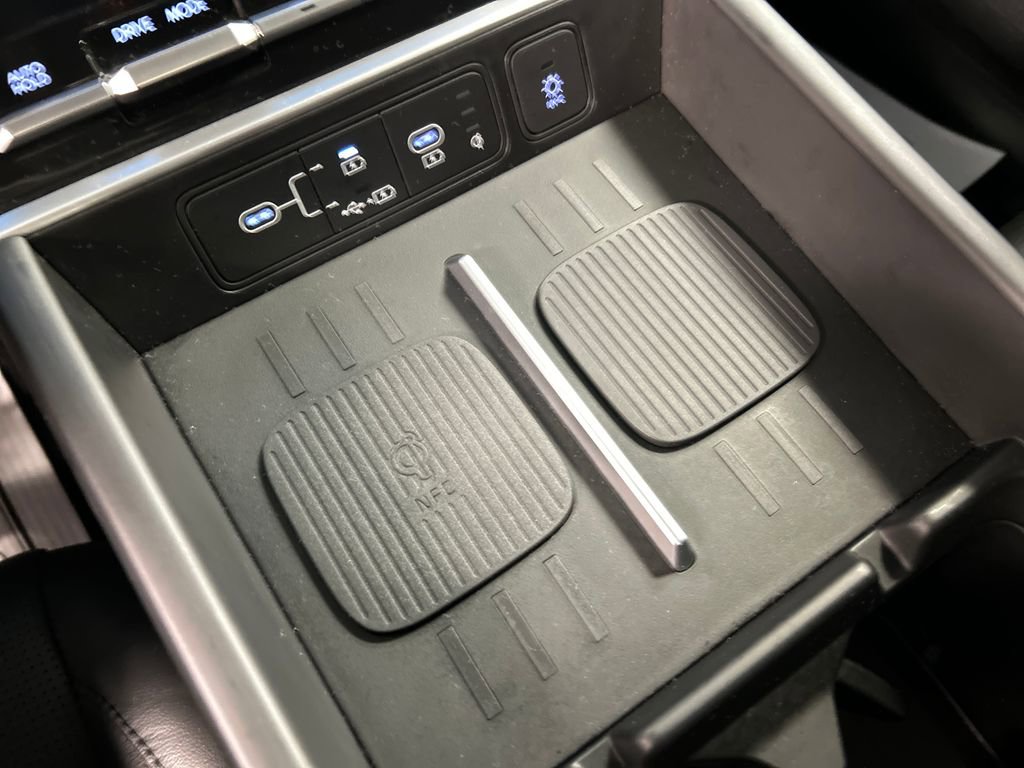 Used 2024 Hyundai Santa Fe Limited image 18