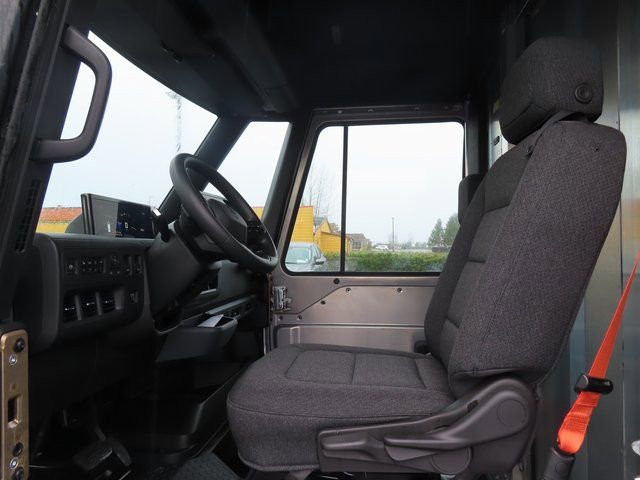 Used 2024 Chevrolet Brightdrop 400 w/ Commercial Equipment Package AWD/4WD image 10