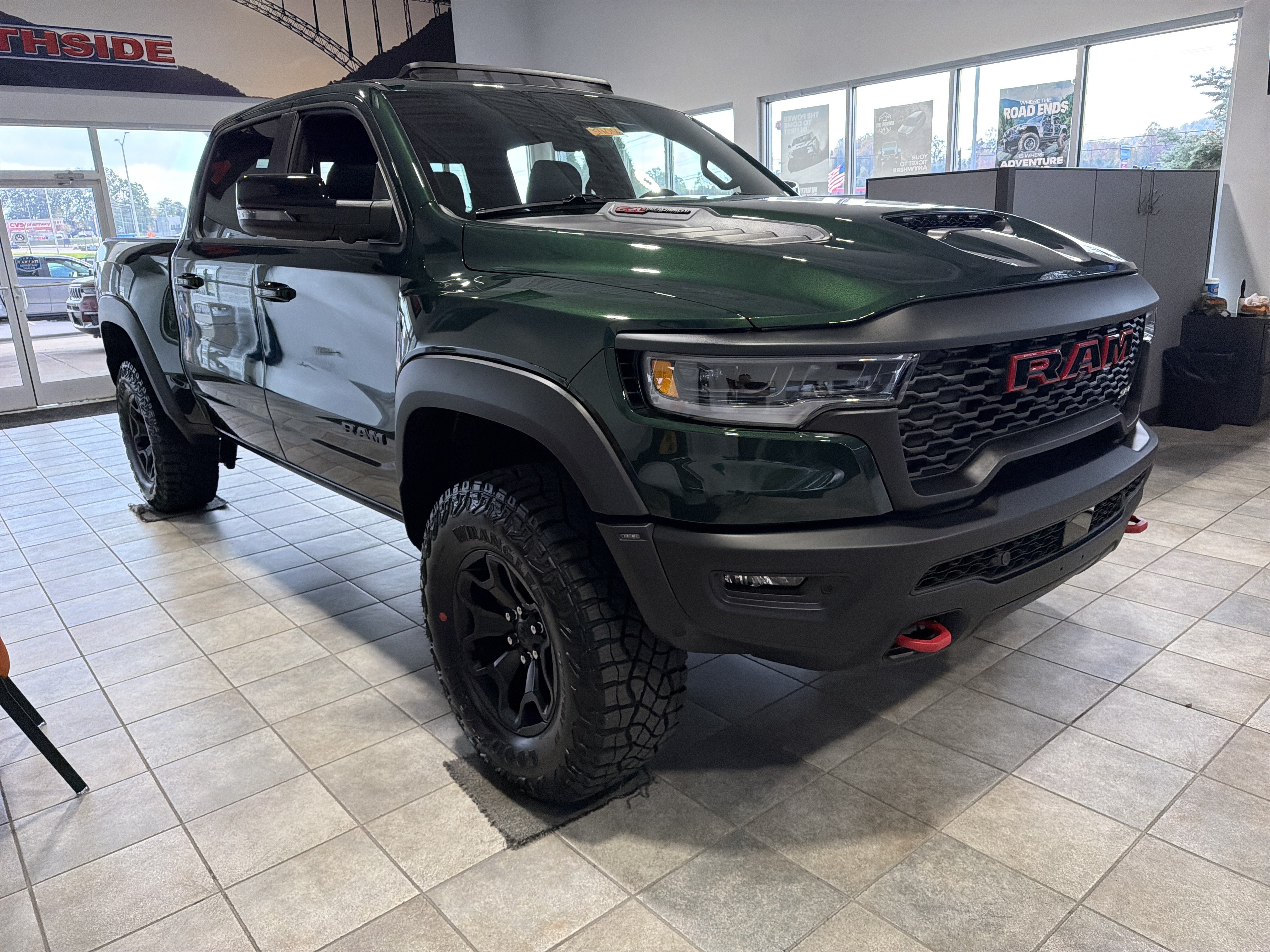 New 2027 RAM 1500 4x4 Crew Cab image 3