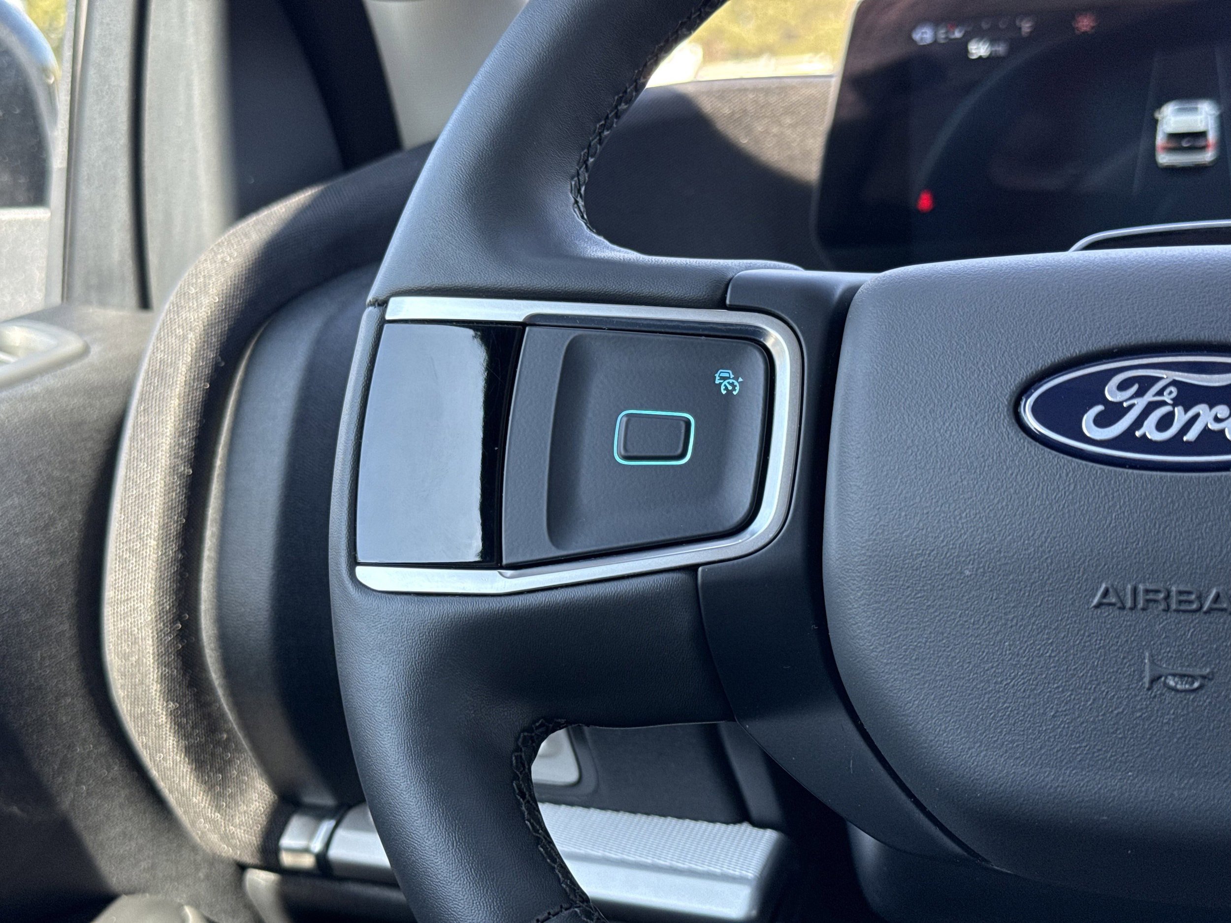 Used 2025 Ford Expedition Active AWD/4WD image 16