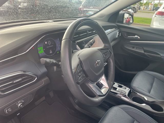 Used 2023 Chevrolet Bolt EUV Premier w/ Sun & Sound Package FWD image 9
