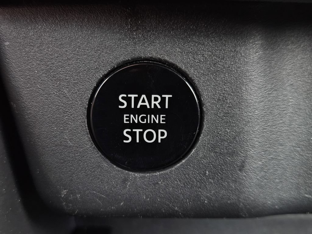 Used 2024 Nissan Rogue S FWD image 17