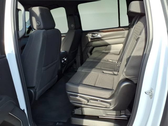 Used 2023 GMC Yukon XL SLE w/ Gmc Pro Safety Plus Package AWD/4WD image 12