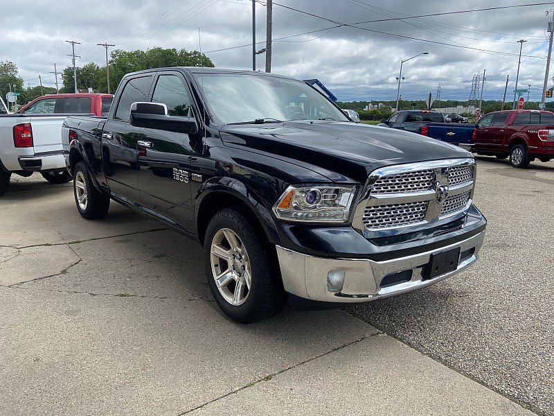 Used 2017 RAM 1500 Laramie AWD/4WD image 6