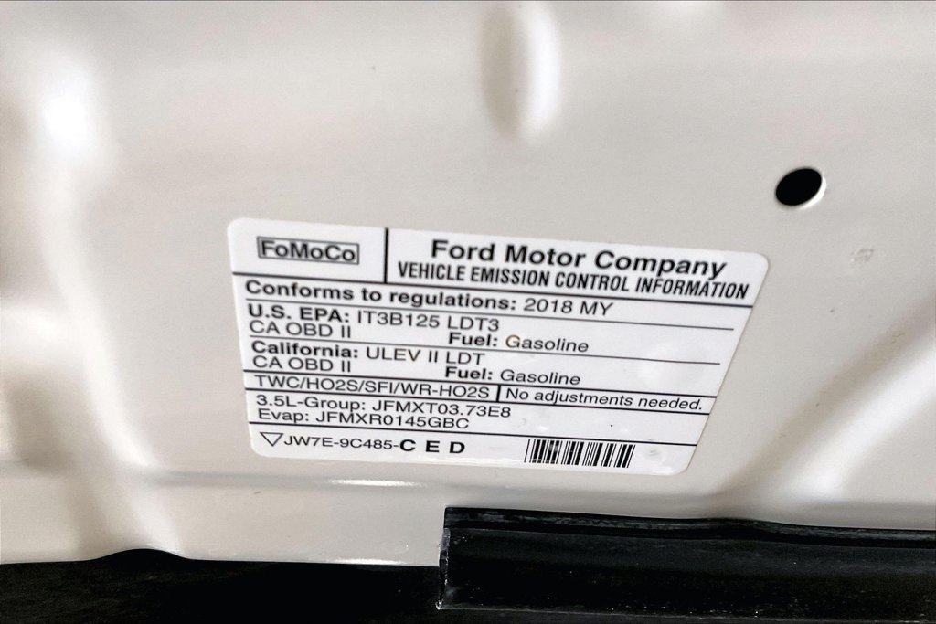 Used 2018 Ford Explorer XLT w/ Equipment Group 202A AWD/4WD image 32