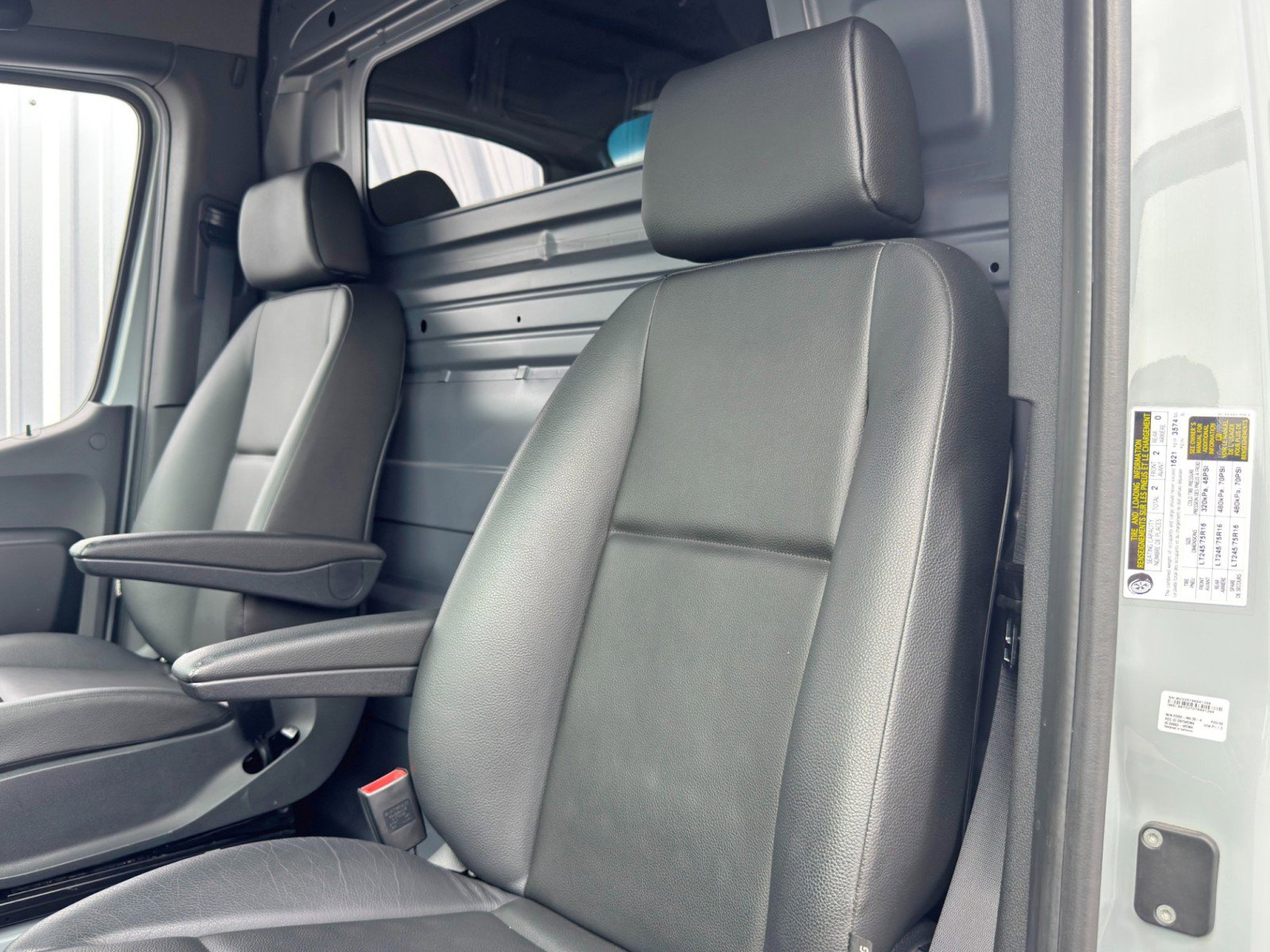 Used 2023 Mercedes-Benz Sprinter 2500 w/ Acoustic Package image 30