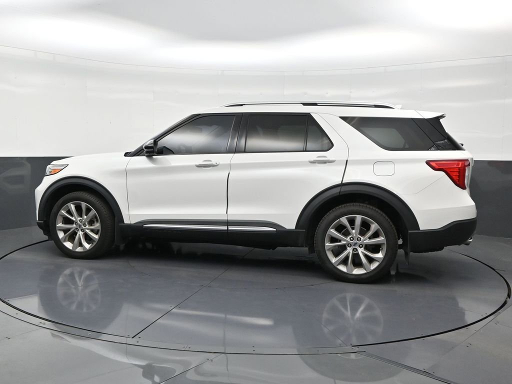 Used 2022 Ford Explorer Platinum w/ Equipment Group 601A AWD/4WD image 2