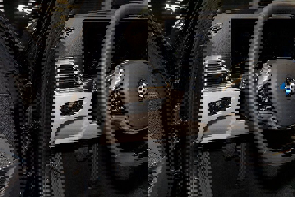 Used 2026 BMW 330i xDrive Sedan w/ Premium Package AWD/4WD image 14