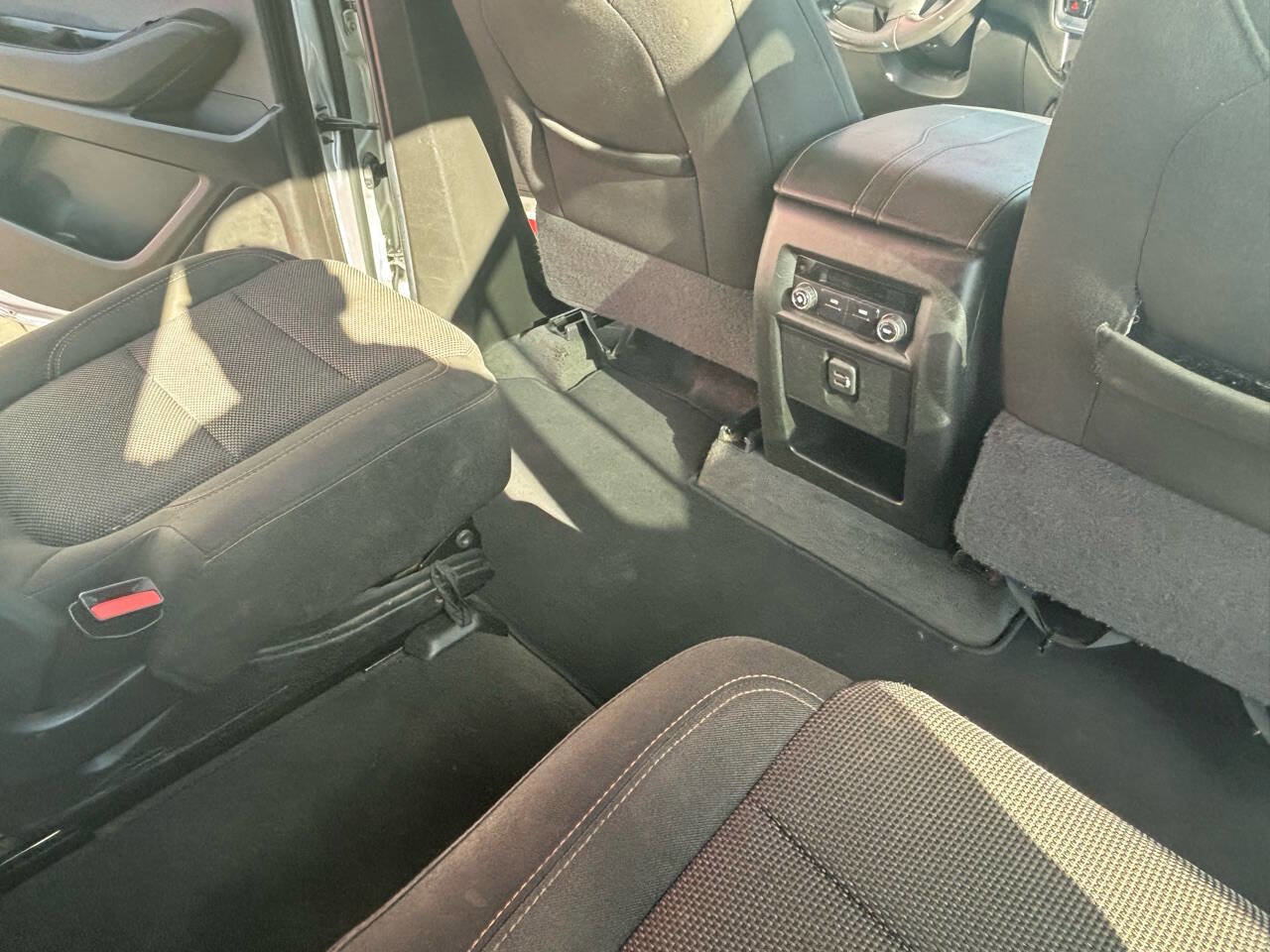 Used 2019 Chevrolet Traverse LT image 42