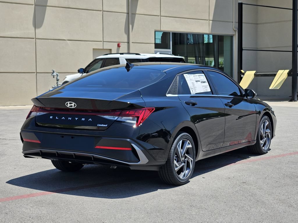 New 2026 Hyundai Elantra Limited FWD image 7