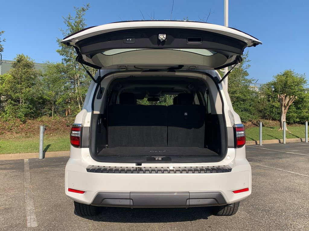 Used 2022 Nissan Armada SL w/ Captain's Chairs Package image 7