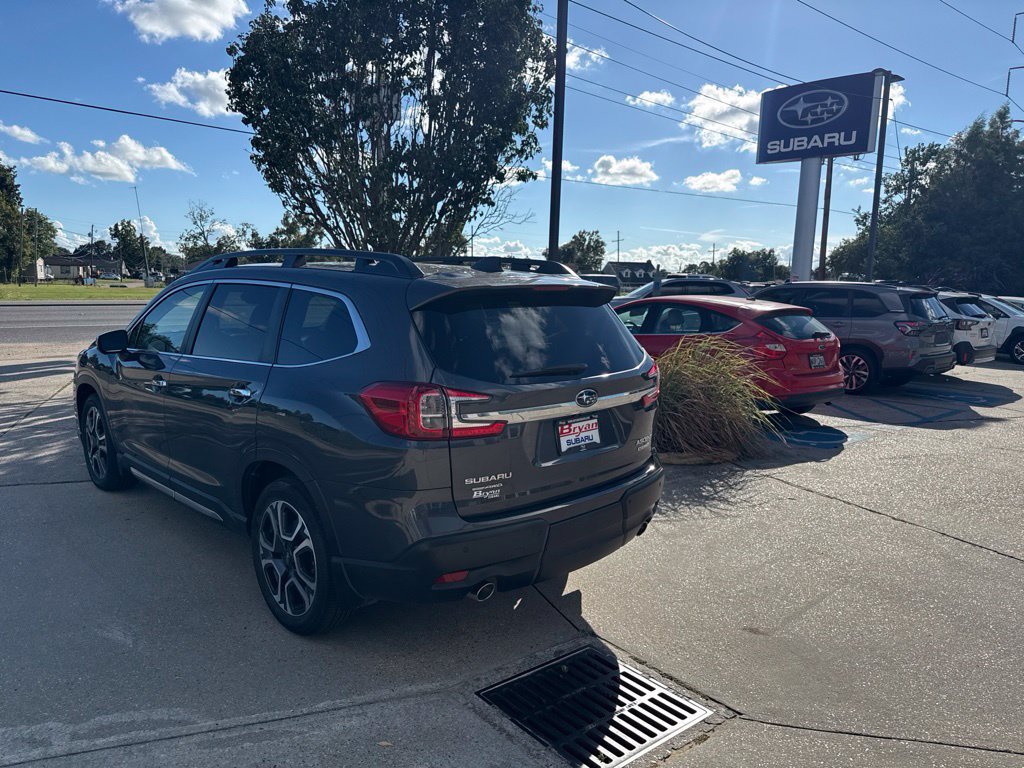 Used 2023 Subaru Ascent Touring AWD/4WD image 5