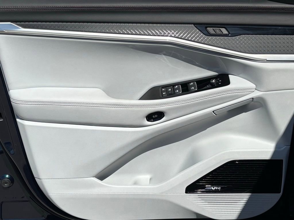 Used 2025 Jeep Wagoneer S Limited image 14