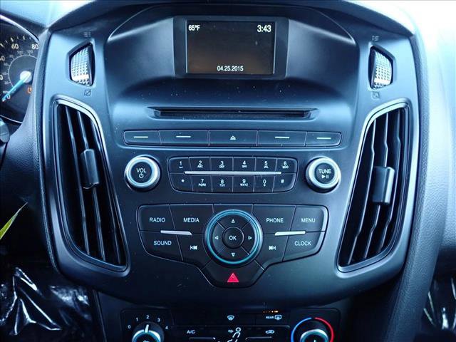 Used 2015 Ford Focus SE FWD image 15