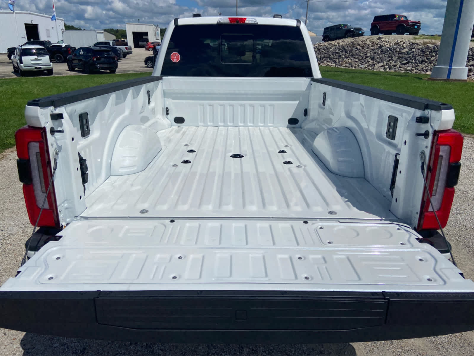 New 2026 Ford F450 Platinum w/ FX4 Off-Road Package AWD/4WD image 7