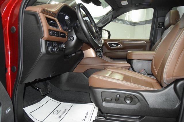 Used 2023 Chevrolet Suburban High Country image 38