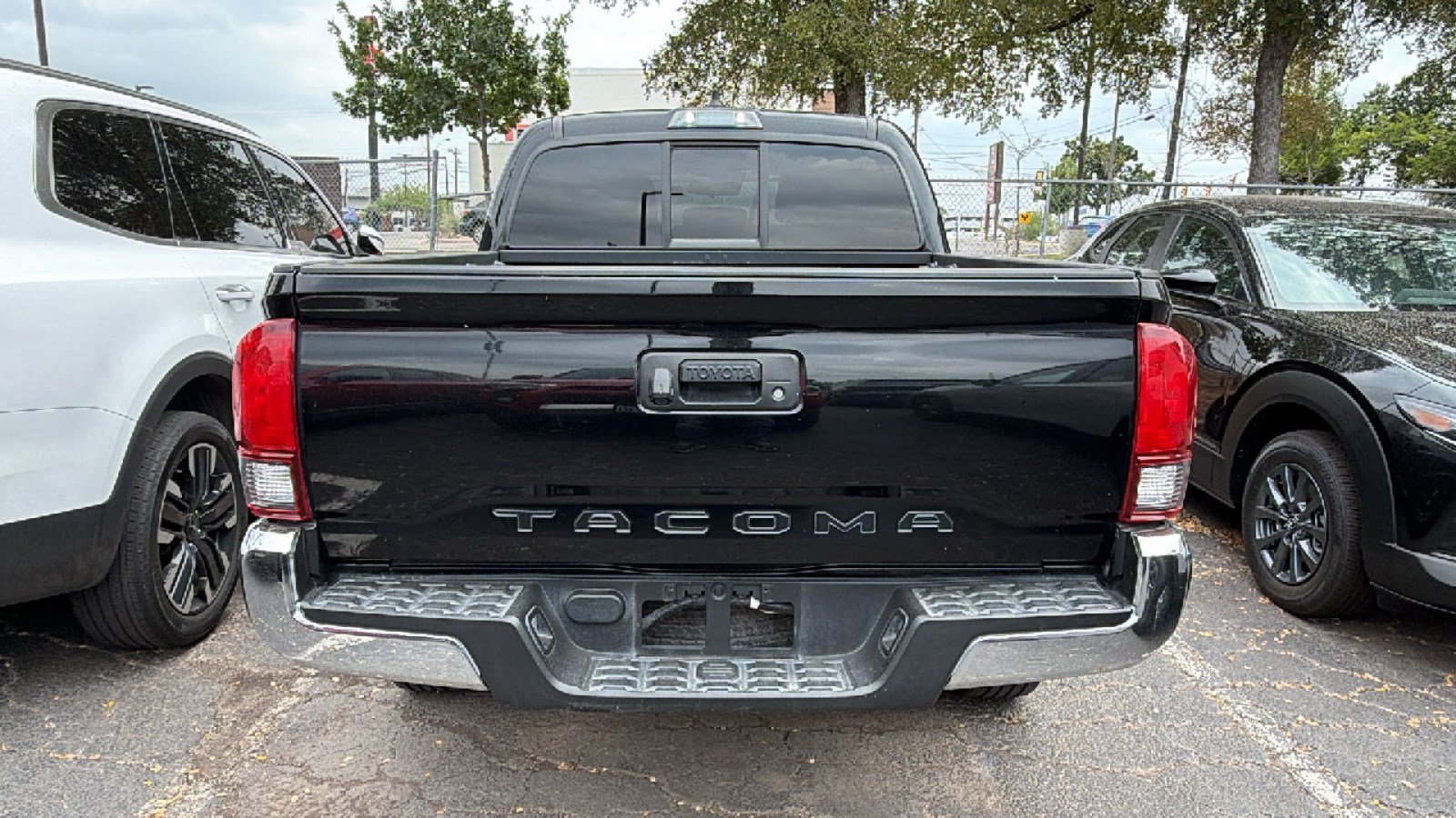 Used 2021 Toyota Tacoma SR5 w/ SR5 Appearance Package (SM) RWD image 6