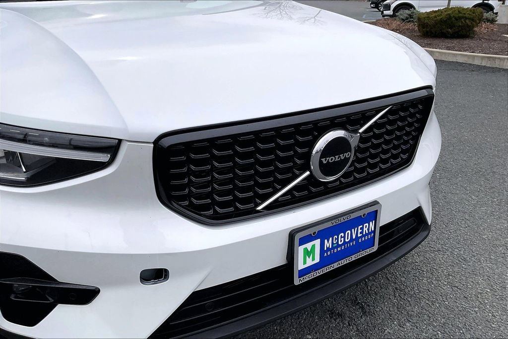 Certified 2023 Volvo XC40 B5 Plus w/ Climate Package image 33