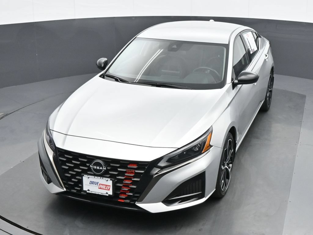 Used 2023 Nissan Altima 2.5 SR FWD image 17