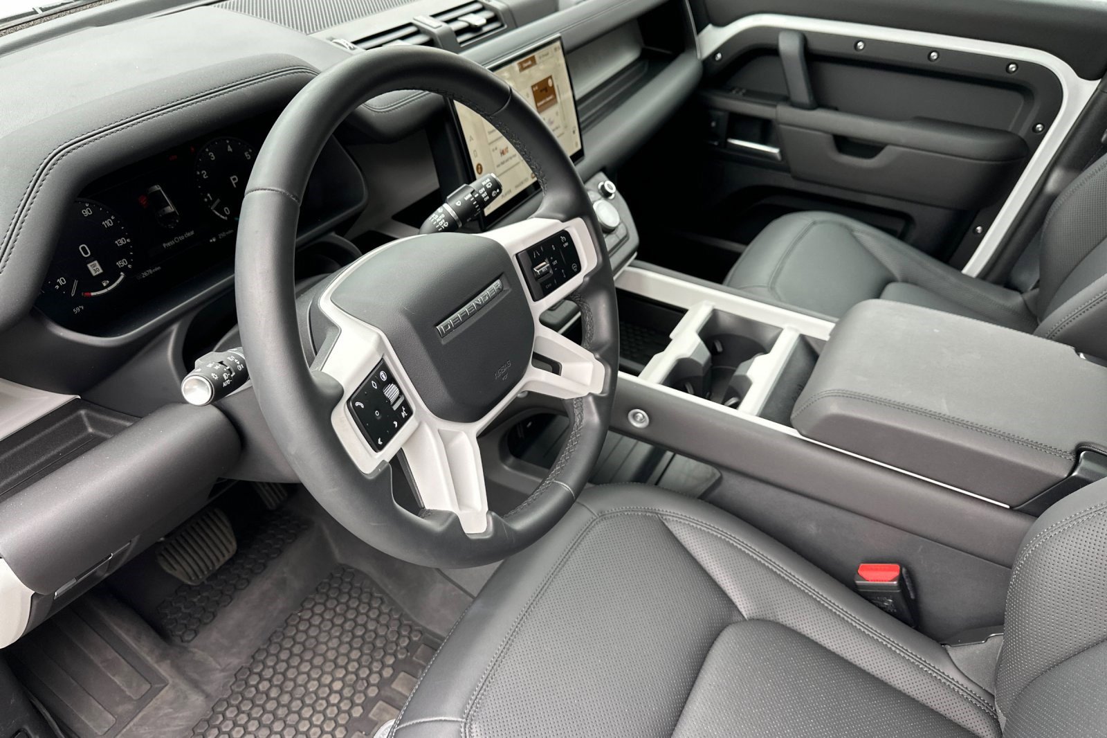 Used 2025 Land Rover Defender 130 S image 5