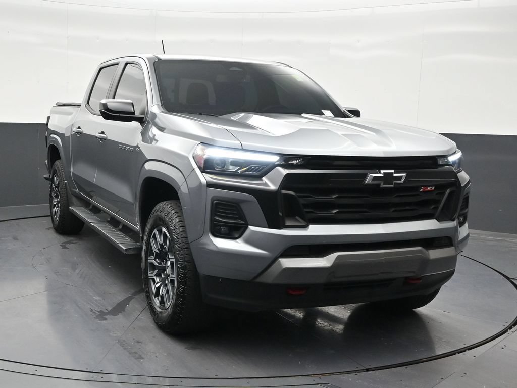 Used 2024 Chevrolet Colorado Z71 w/ Z71 Convenience Package 2 AWD/4WD image 8