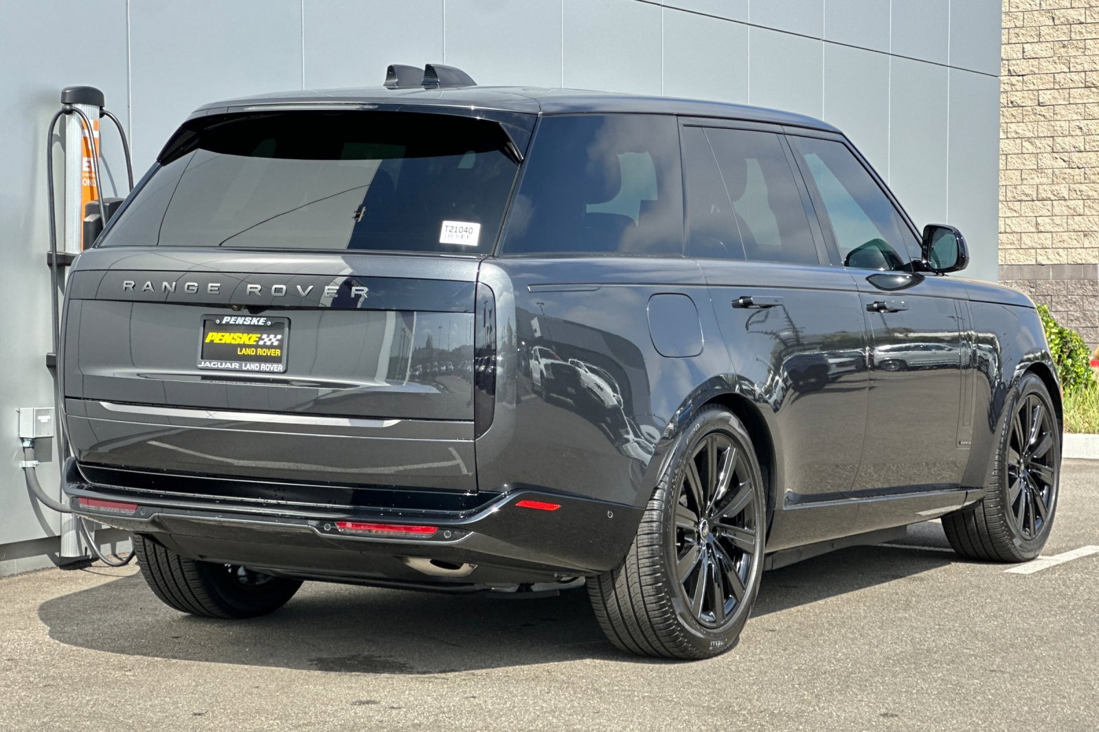 Used 2024 Land Rover Range Rover Autobiography image 5