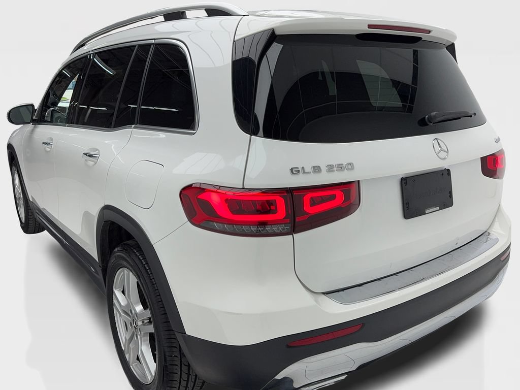 Used 2023 Mercedes-Benz GLB 250 4MATIC w/ Premium Package image 10