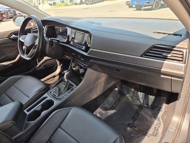 Used 2024 Volkswagen Jetta SE FWD image 21