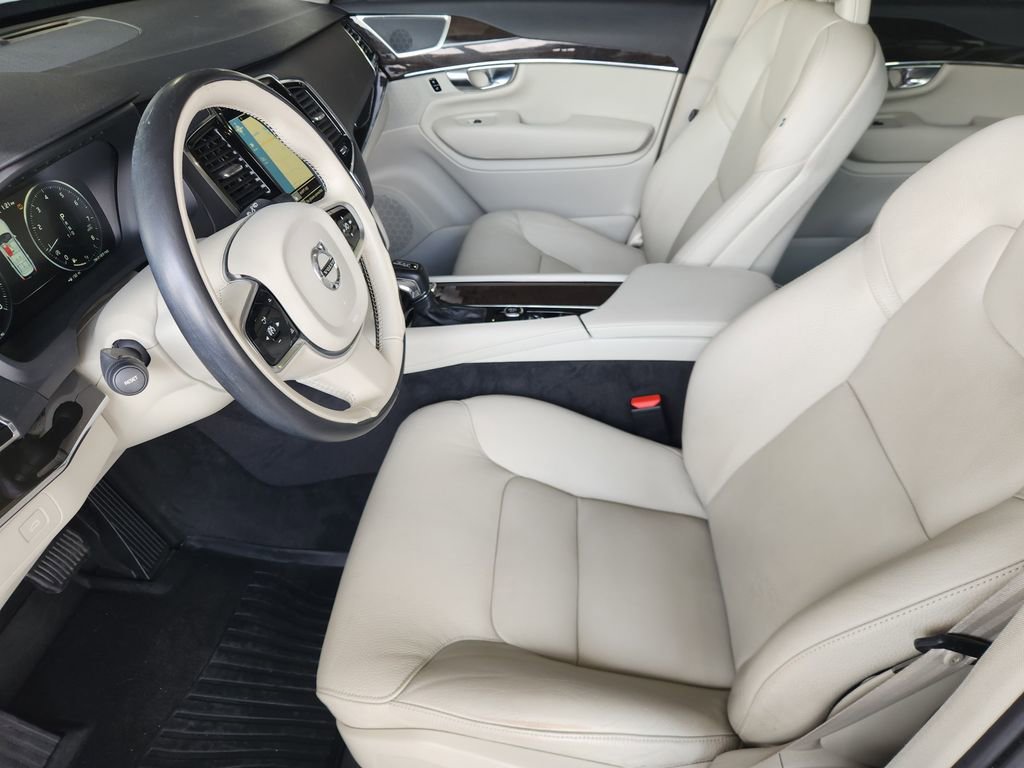 Used 2018 Volvo XC90 T6 Momentum w/ Convenience Package AWD/4WD image 13