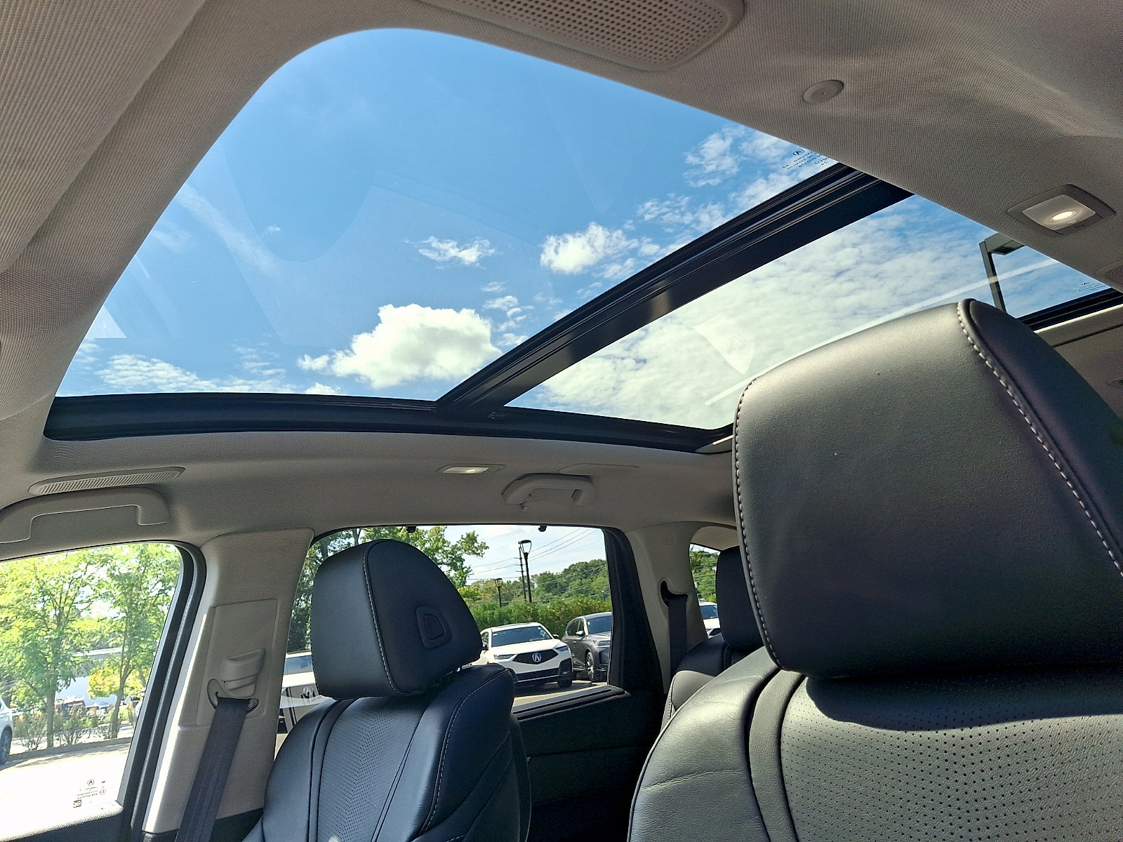 Certified 2026 Acura MDX w/ Technology Package FWD image 14