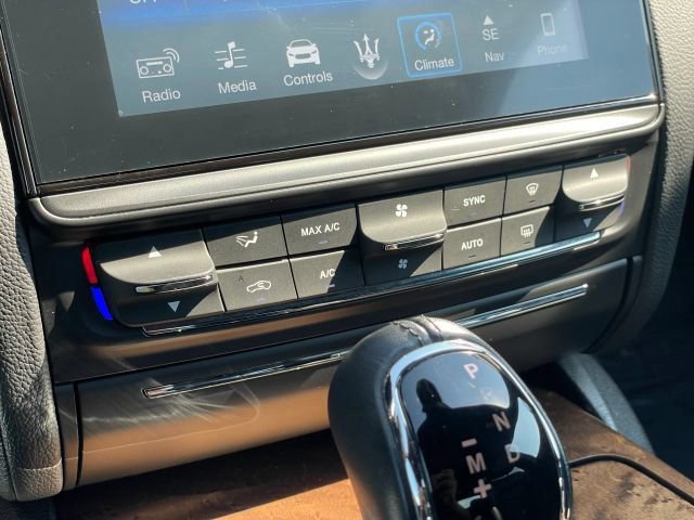 Used 2018 Maserati Quattroporte S Q4 AWD/4WD image 31
