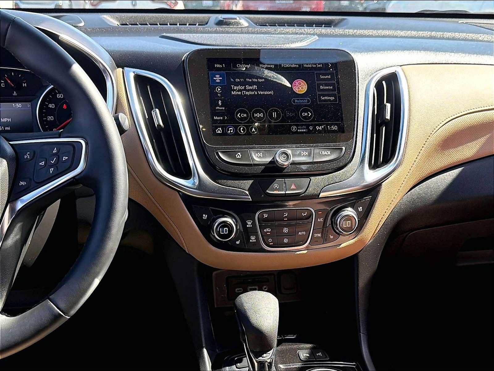 Used 2024 Chevrolet Equinox Premier AWD/4WD image 9
