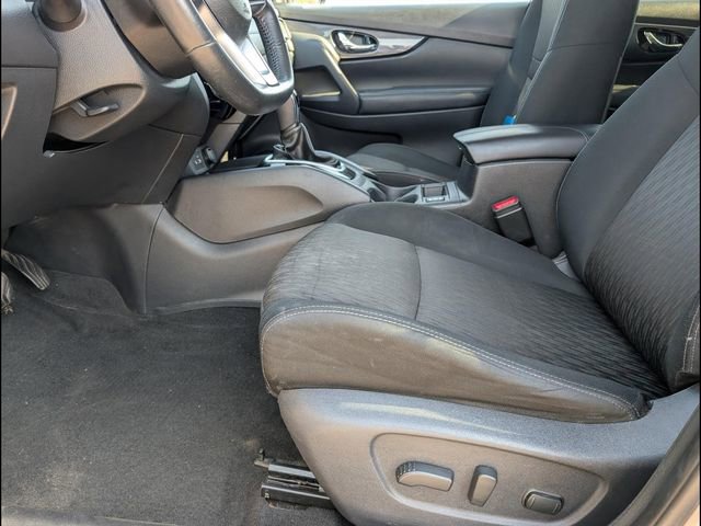 Used 2018 Nissan Rogue SV image 9