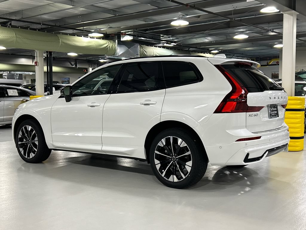Used 2026 Volvo XC60 B5 Plus w/ Protection Package Premier AWD/4WD image 4
