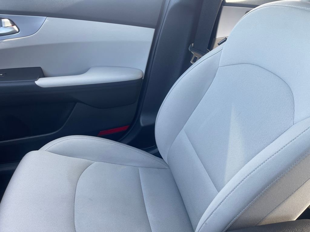 Used 2022 Kia Forte LXS image 28
