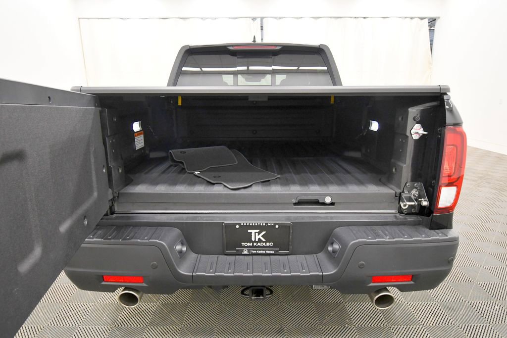 Certified 2025 Honda Ridgeline Black Edition image 7