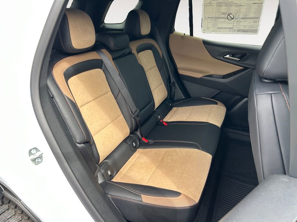 New 2026 Chevrolet Equinox ACTIV w/ Convenience Package III AWD/4WD image 24
