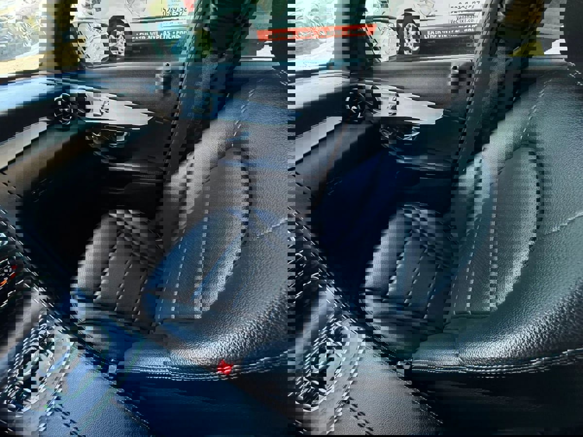 Used 2018 Mercedes-Benz C 300 Sedan w/ Premium Package image 37