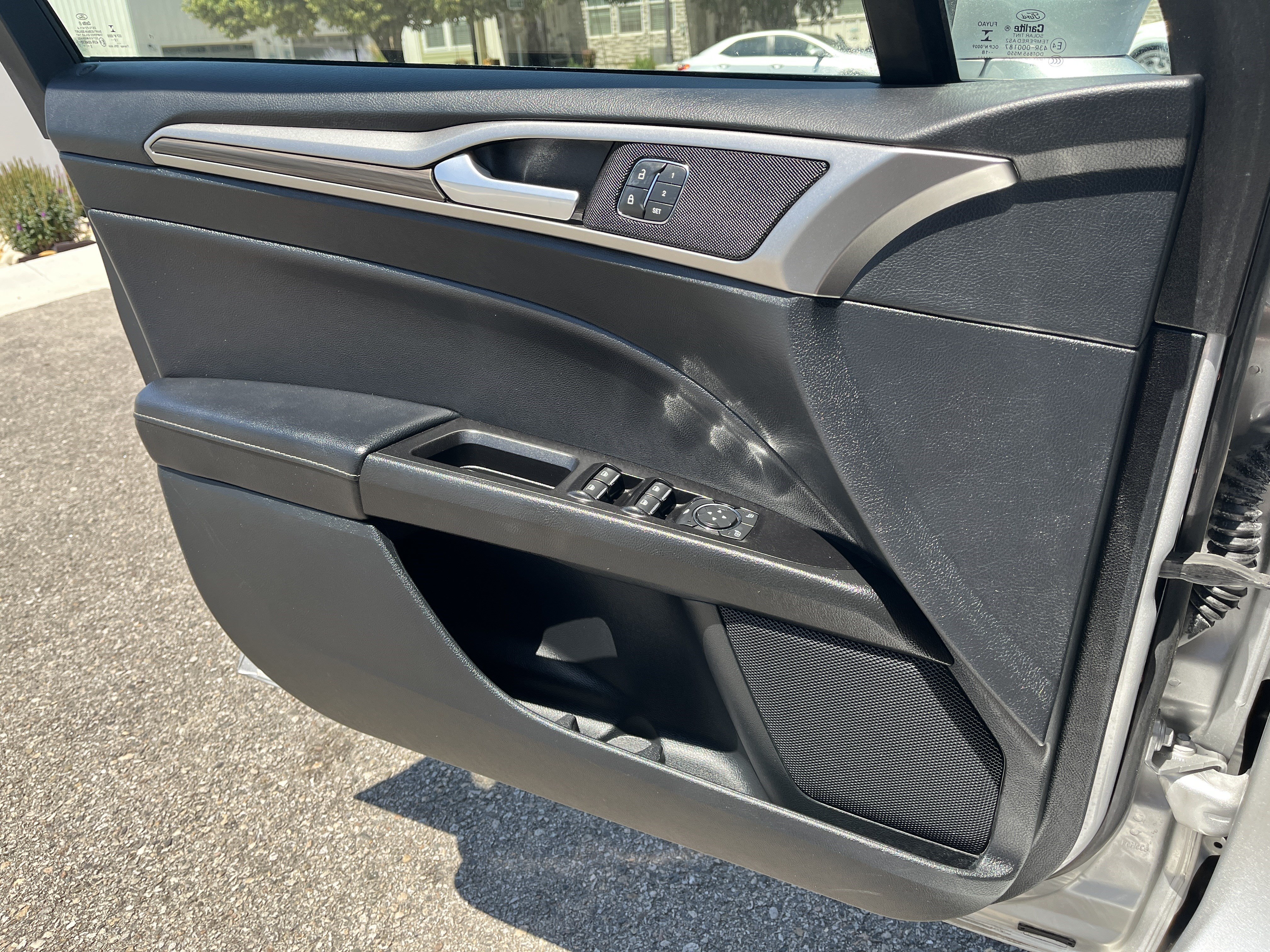 Used 2019 Ford Fusion SEL FWD image 17