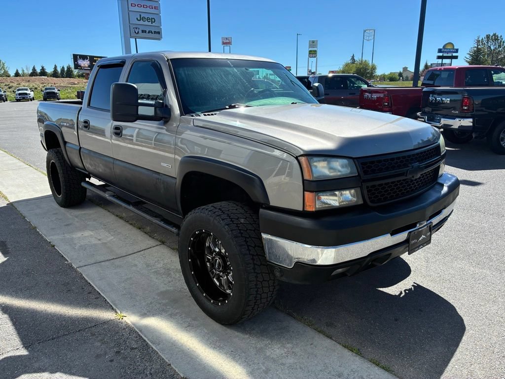 Used 2006 Chevrolet Silverado 2500 LT w/ Heavy-Duty Power Package AWD/4WD image 9