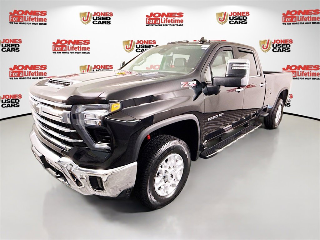 Used 2024 Chevrolet Silverado 2500 LTZ w/ LTZ Convenience Package image 14