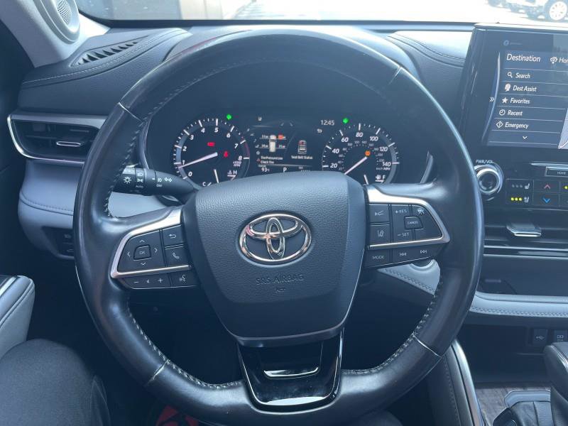 Used 2021 Toyota Highlander Limited image 18