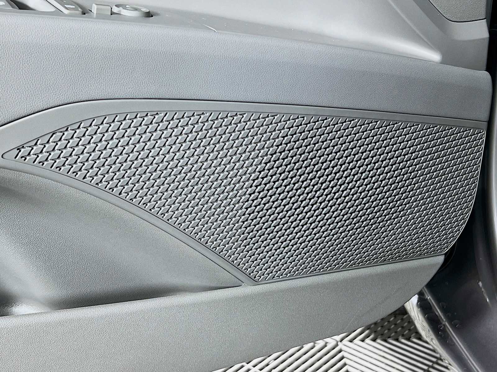 Certified 2025 Hyundai Elantra Sport image 18