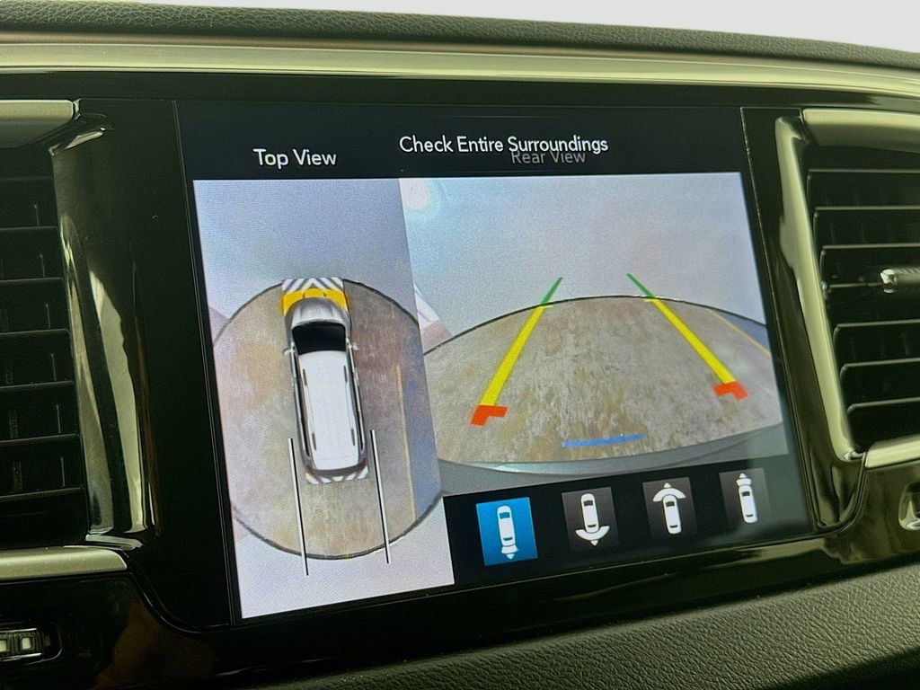 Used 2019 Chrysler Pacifica Touring-L w/ Advanced Safetytec Group FWD image 17