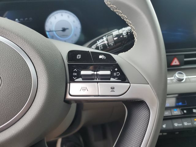 Certified 2025 Hyundai Elantra SEL FWD image 23
