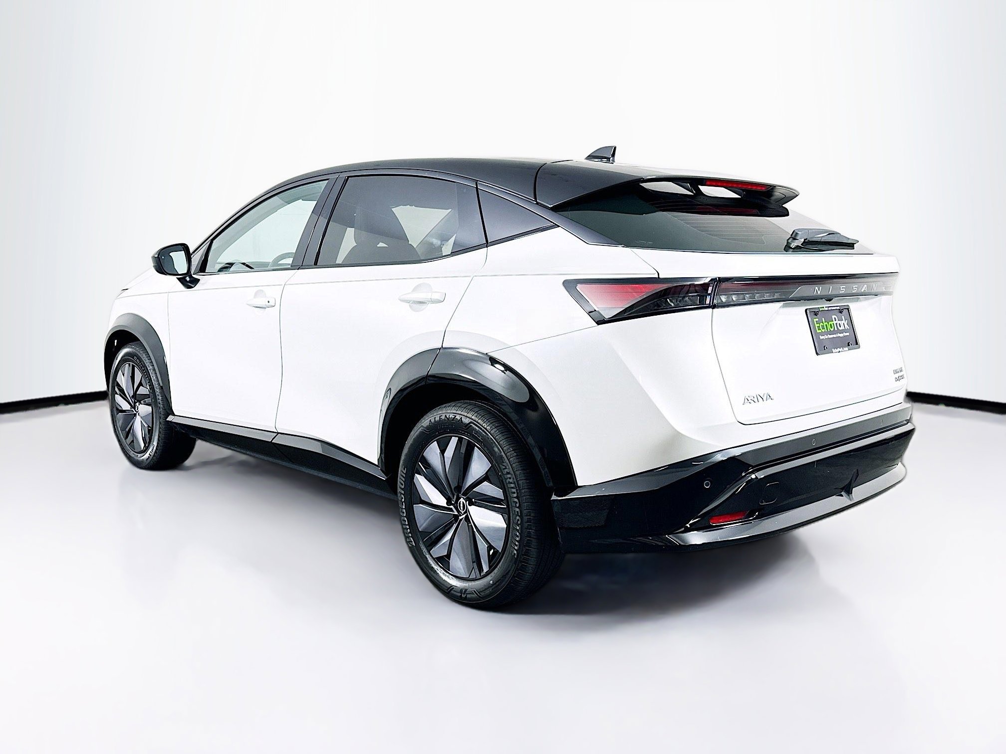 Used 2023 Nissan Ariya AWD image 5