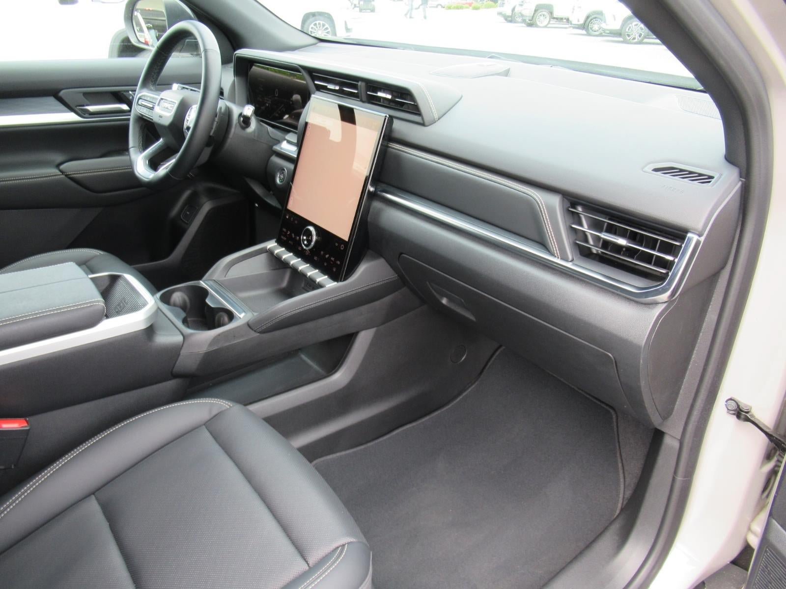 Used 2025 GMC Terrain Elevation w/ Elevation Premium Package AWD/4WD image 11