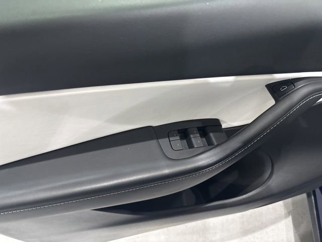 Used 2022 Tesla Model Y Long Range image 13