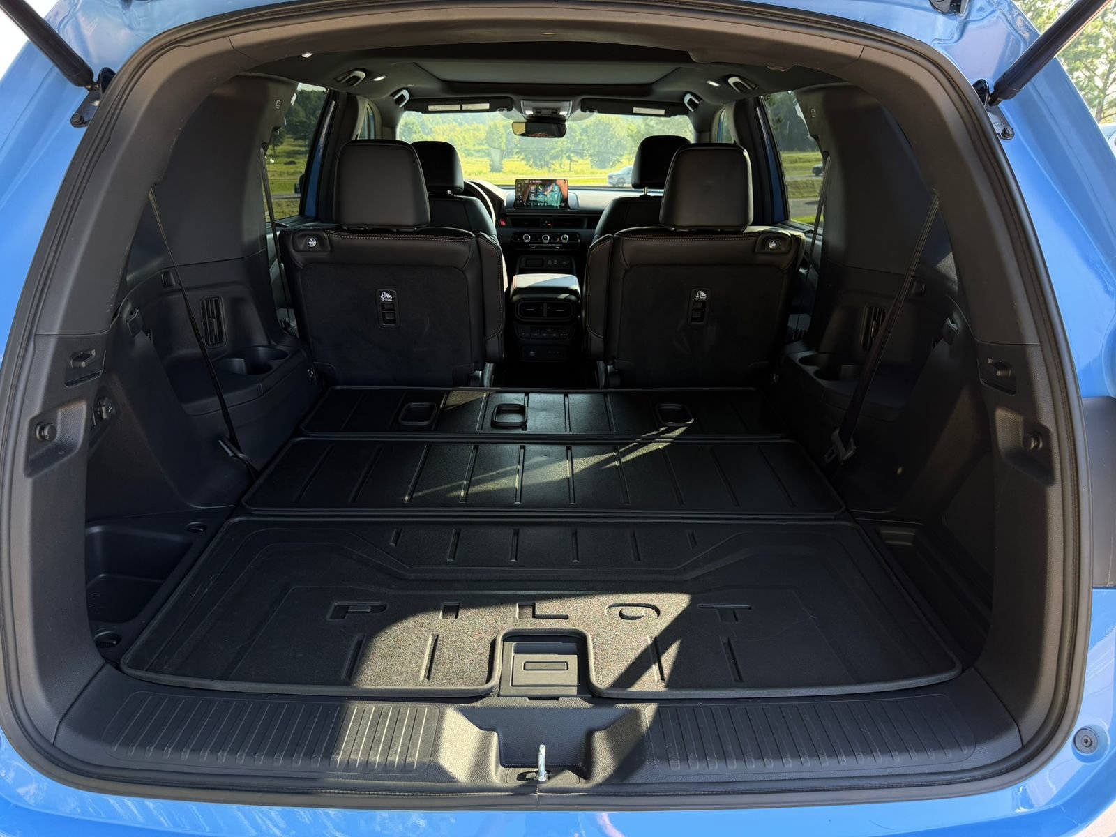 Used 2025 Honda Pilot TrailSport image 30