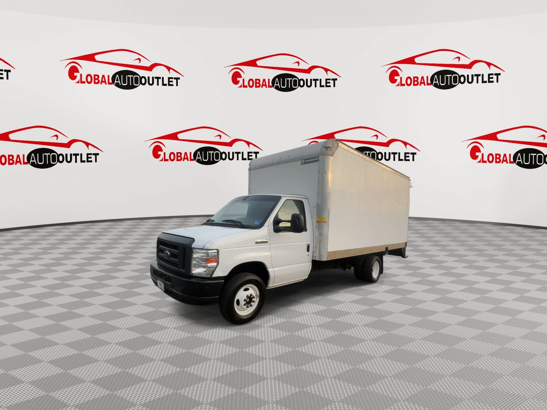 Used 2019 Ford E-350 and Econoline 350 Super Duty RWD image 4